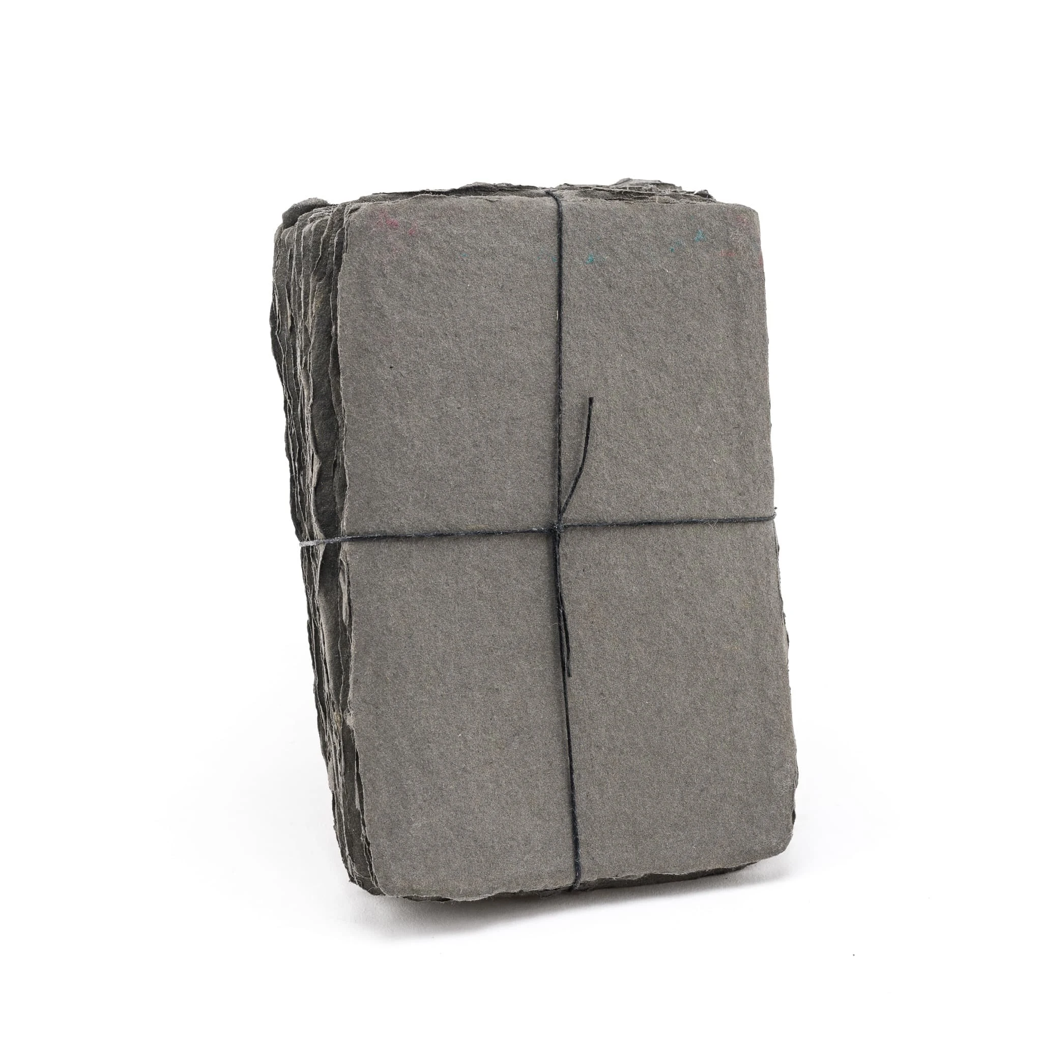 Pack of onyx shimmering handmade paper made with 100% cotton recycled from the apparel industry.